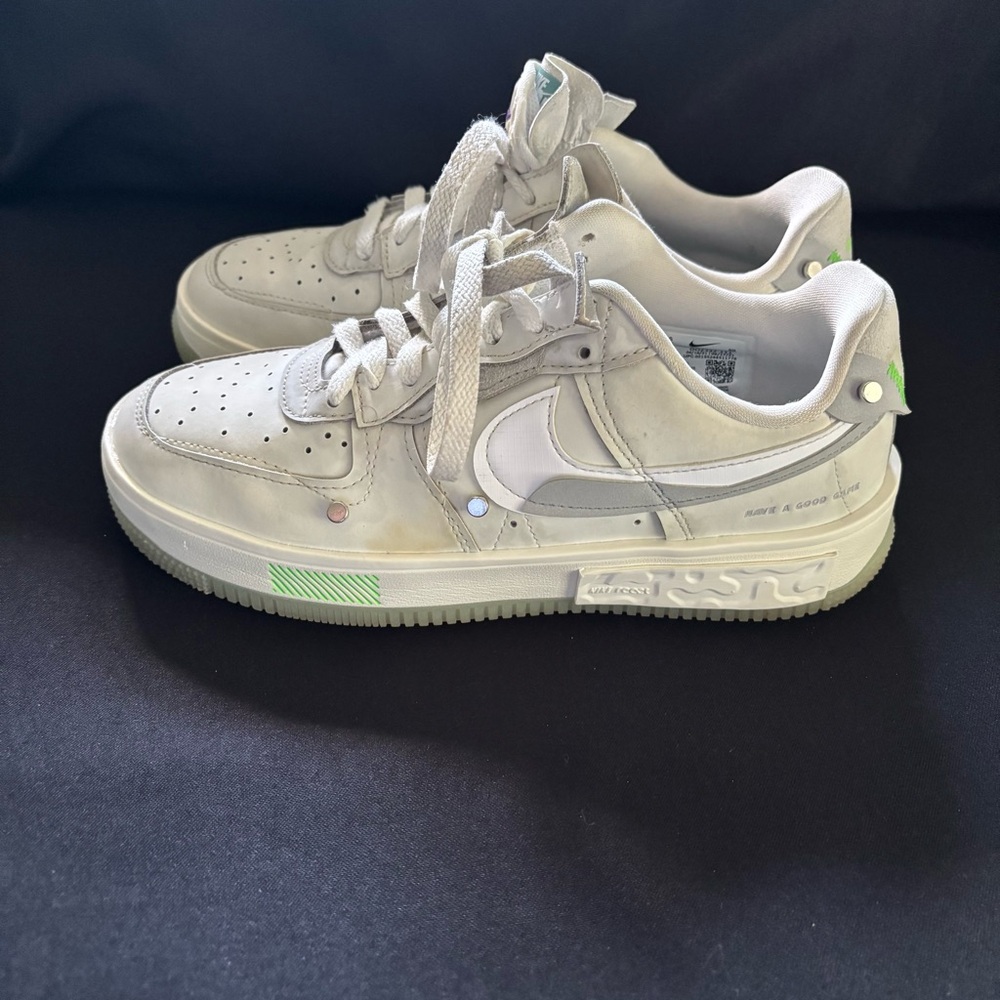 Nike Air Force 1 size 8.5 Women’s - Picture 4 of 10